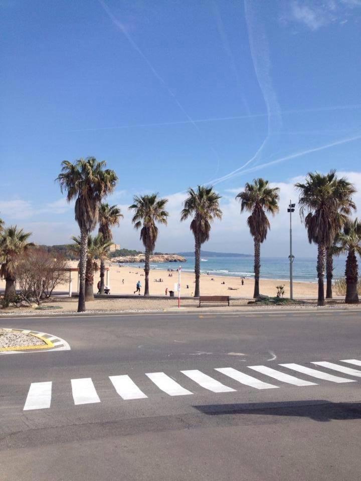 Apartment In Front Of Arrabassada Beach Tarragone Extérieur photo